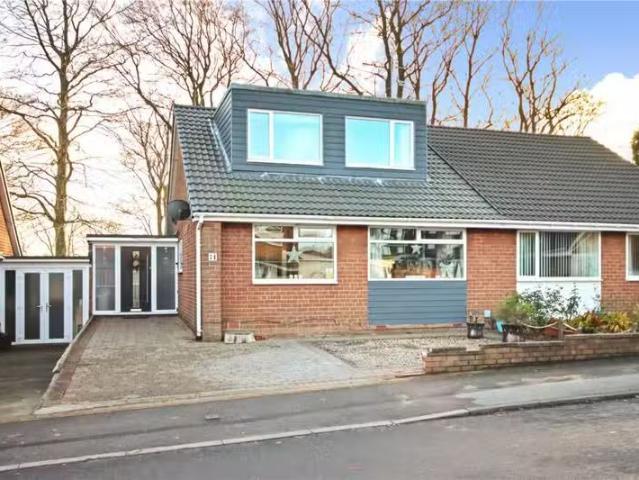 Nice 2 BA 3 bedroom semi detached house for rent in Rydal Road.