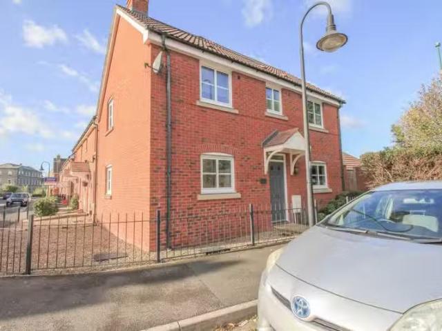 Deal! 2 BA 3 bedroom semi detached house for rent in Worle Moo.