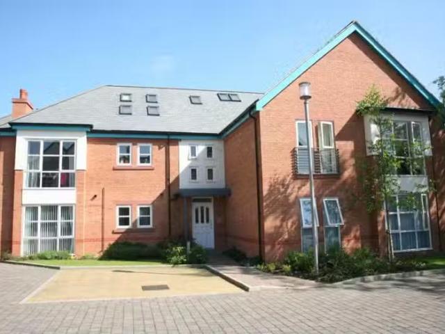 Cheap 2 BA 4 bedroom apartment for rent in Ivyhurst Court, Hol.