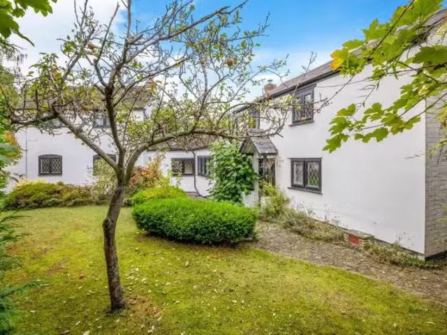 Just in! 2 BA 4 bedroom cottage for rent in Hockley Lane, Etti.