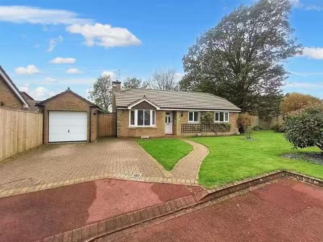 Just in! 2 BA 4 bedroom detached bungalow for rent in Meadow C.