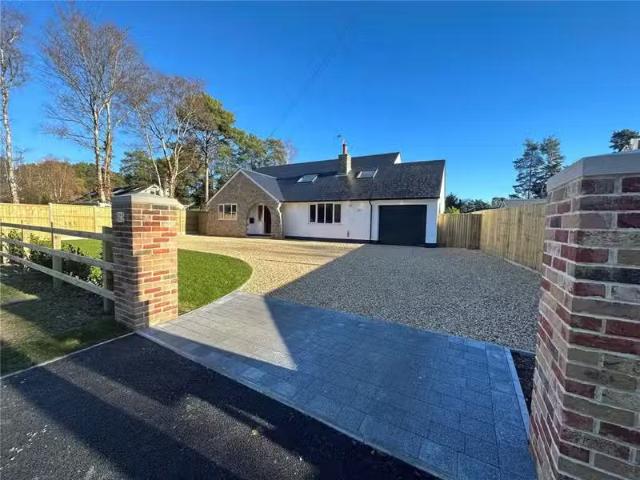 Charming 2 BA 4 bedroom detached house for rent in Bushmead Dr.