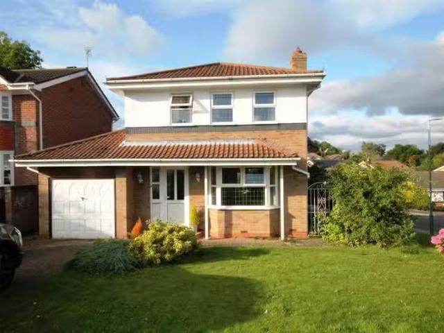 Charming 2 BA 4 bedroom detached house for rent in Gaskell Way.