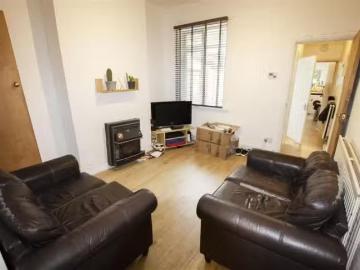 Cozy 2 BA 4 bedroom house for rent in Dale Road, Birmingham, W.