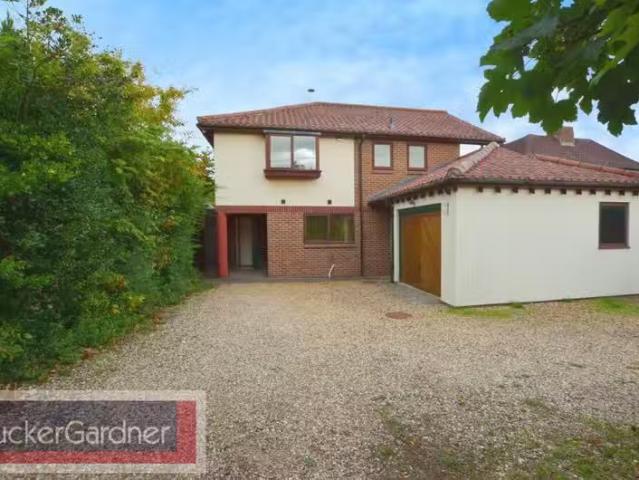 For Rent! 2 BA 4 bedroom house for rent in Harston Road, Newto.
