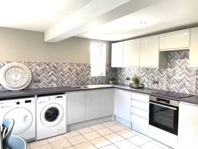 Unique 2 BA 4 bedroom house for rent in Southmead Road, Bristo.