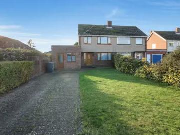 New 2 BA 4 bedroom semi detached house for rent in Youngman Av.