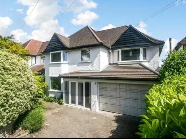 For Rent! 2 BA 5 bedroom detached house for rent in Woodcrest.
