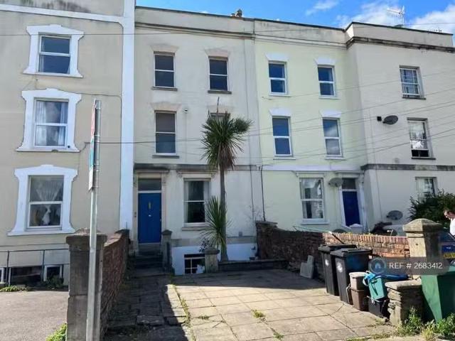 Nice 2 BA 6 bedroom terraced house for rent in Dean Lane, Bris.