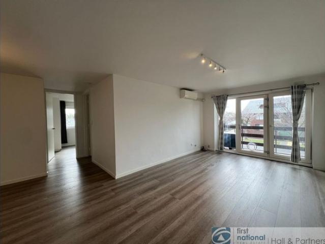 Charming 2 Bed, 1 Bath Unit – Comfort & Convenience Combined!