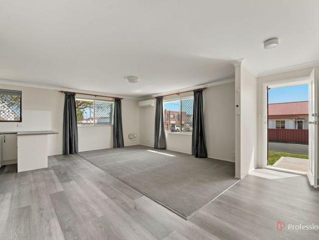Charming 2 Bed Unit – Close to Town