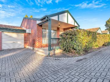 Charming 2 Bed Unit in Newton