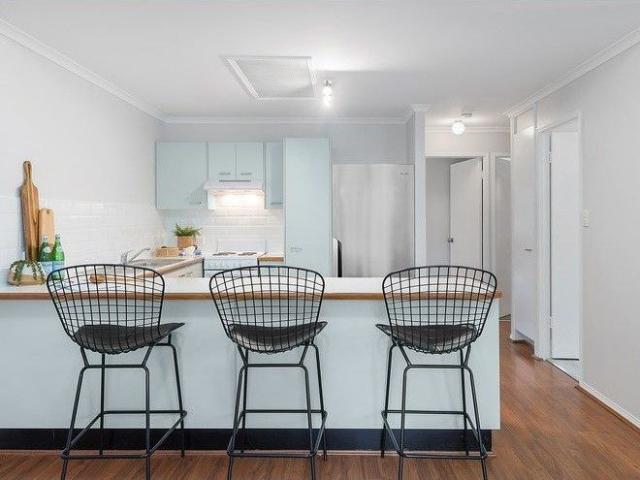 Charming 2 Bed Unit in Quiet Complex