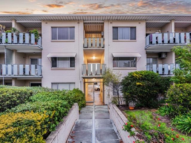 Charming 2 Bed Unit in the Heart of South Perth