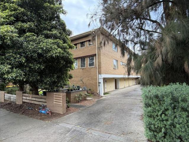 Charming 2 Bed Rental with Prime Location