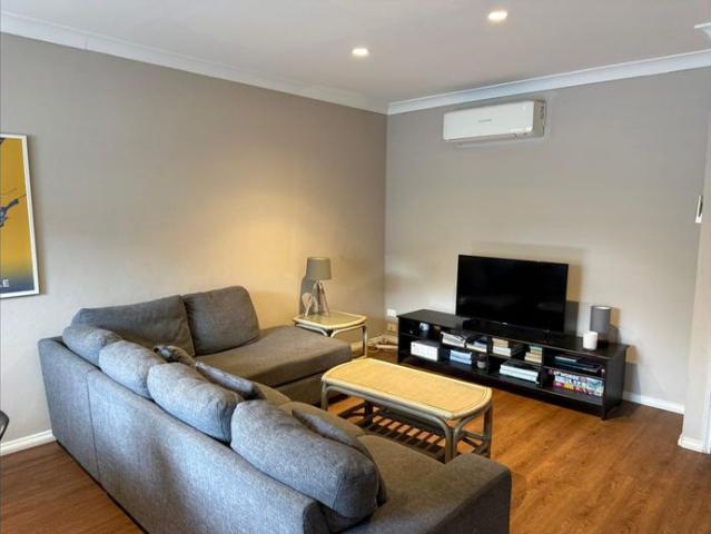 Charming 2 Bedroom, 1 Bathroom Unit with Car Park Fully Furnished!