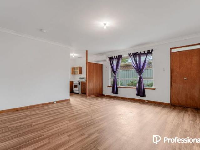 Charming 2 Bedroom, 1 Bathroom Home in Dianella