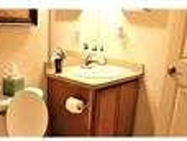 Charming 2 bedroom, 2 bath. Pet OK!