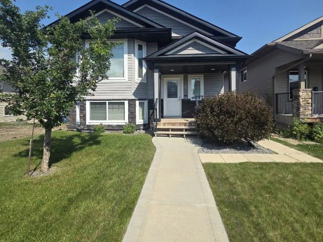 Charming 2 Bedroom,2 Bathroom Main Floor Home in Quiet Neighborhood — 2 Bedrooms Main Floor
