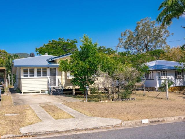 Charming 2 Bedroom Cottage with Renovated Interior
