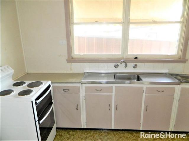 Charming 2 bedroom cottage with study