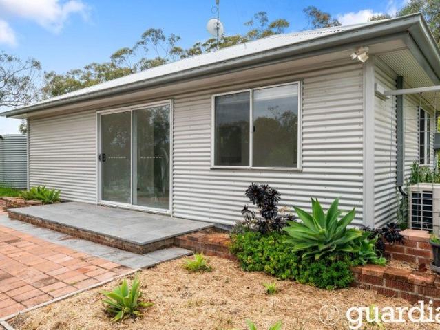 Charming 2 bedroom cottage for lease in Arcadia!