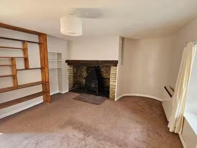 Cheap 2 bedroom cottage for rent in Cross Cottage, Church Stre.