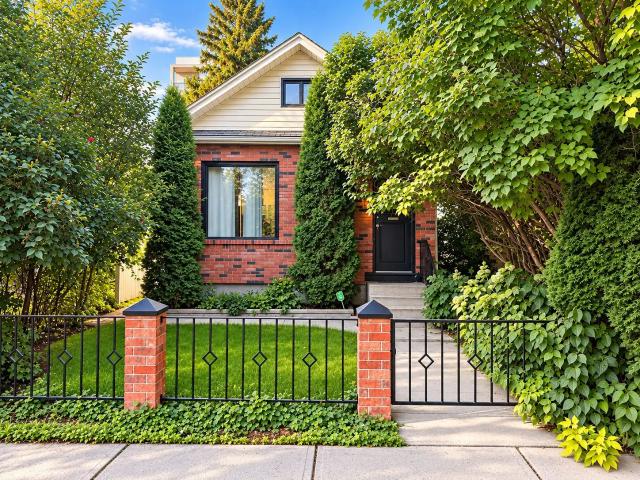 Charming 2 Bedroom Character Bungalow with Garage & Large Yard in Renfrew