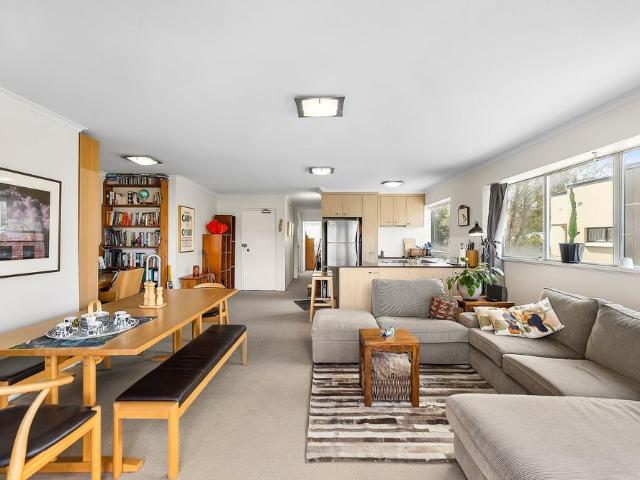 Charming 2 Bedroom Apartment at 3/149 Ryan Street, West End A Haven of Peace and Serenity