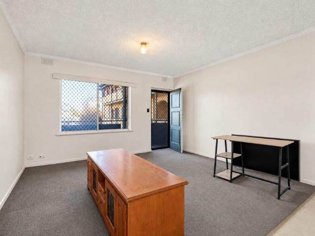 Charming 2 Bedroom Apartment for Lease in Rosewater