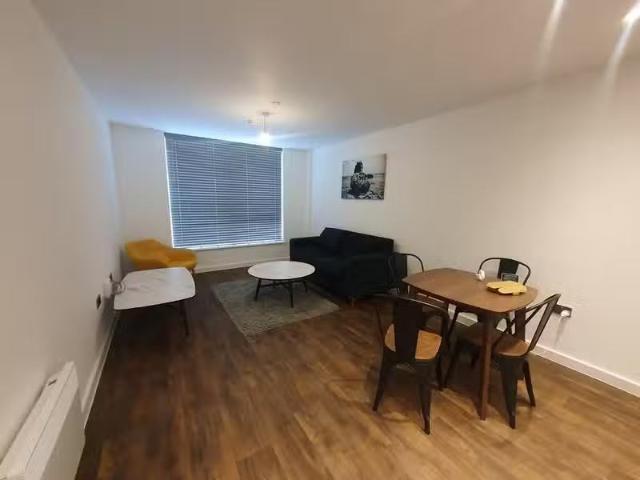 Charming 2 bedroom apartment for rent in Moseley Gardens, 150.