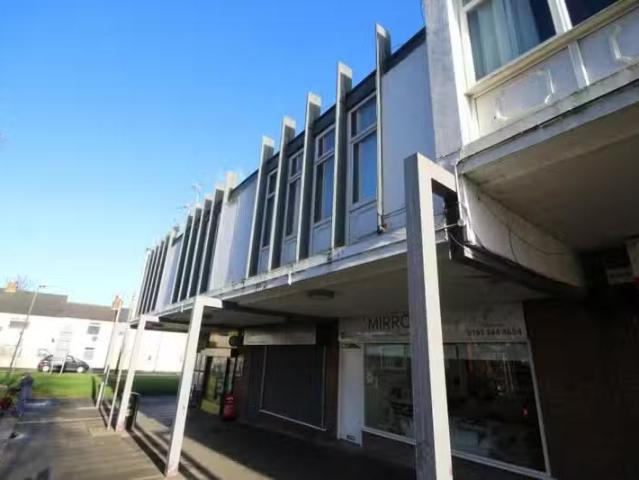 Nice 2 bedroom apartment for rent in Cheveley Park Shopping Ce.