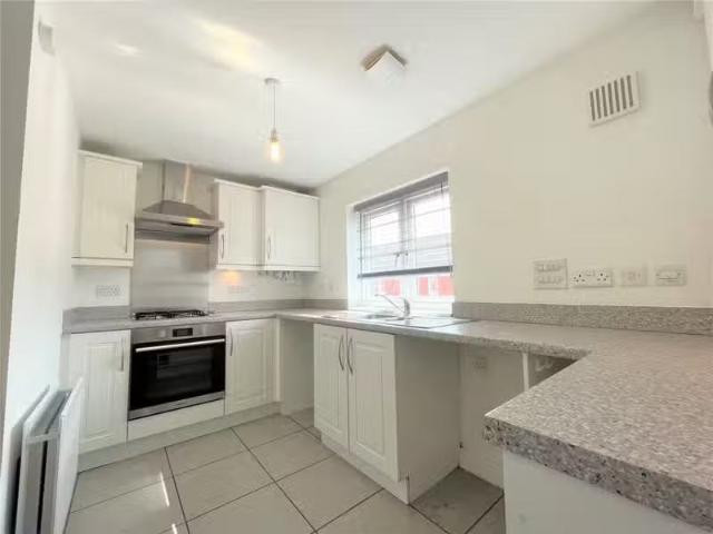 Charming 2 bedroom apartment for rent in Primmers Place, Westb.