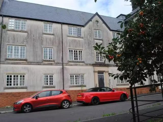 Cozy 2 bedroom apartment for rent in Sherring Road, Shepton Ma.