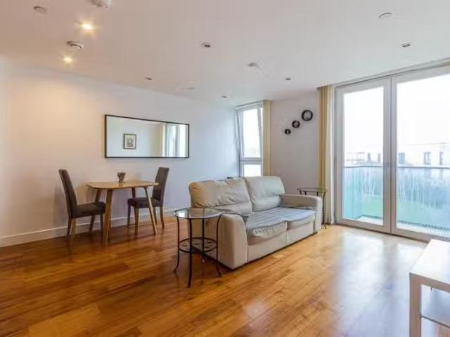 Cheap 2 bedroom apartment for rent in The Hayes, City Centre.