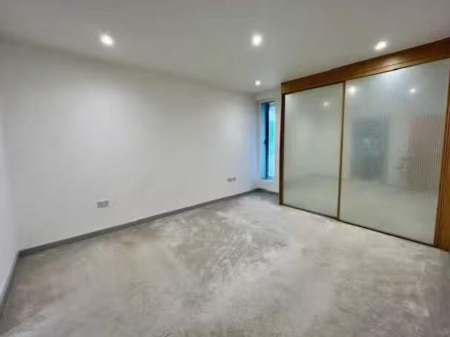 For Rent! 2 bedroom apartment for rent in Weaver Street, Chest.