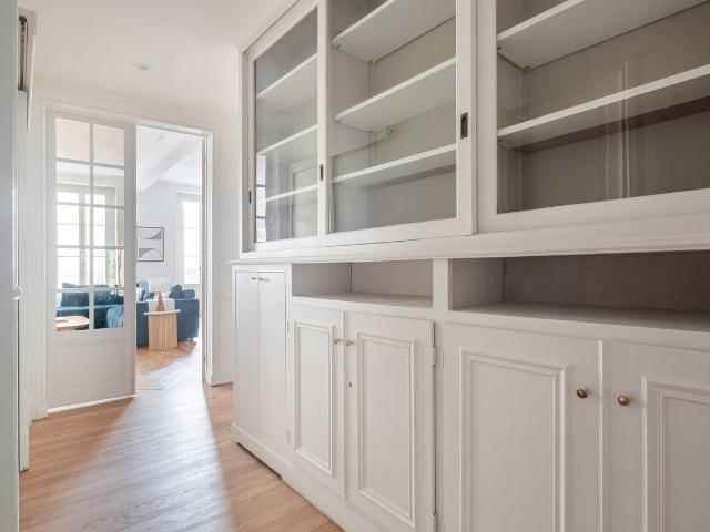 Charming 2 Bedroom Apartment in Épinettes, Paris, Paris Amsterdam Apartments for Rent
