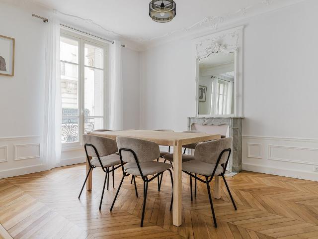 Charming 2 Bedroom Apartment in Épinettes, Paris!, Paris Amsterdam Apartments for Rent
