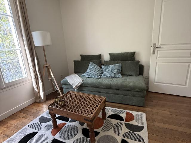 Charming 2 bedroom apartment in Paris