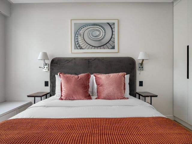 Charming 2 Bedroom Apartment in Porte Dauphine, Paris Amsterdam Apartments for Rent