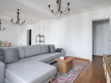 Charming 2 Bedroom Apartment in Prime Paris Location