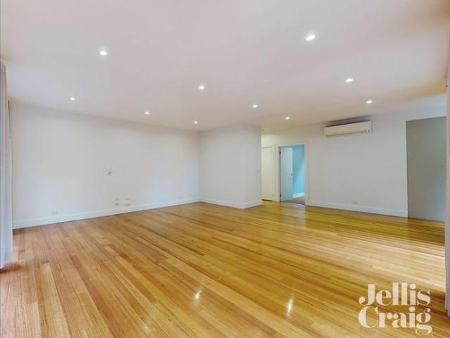 Charming 2 Bedroom Apartment in Strathmore – Ideal Location!