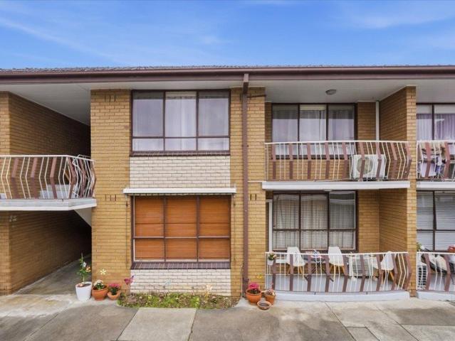 Charming 2 Bedroom Apartment in the Heart of Williamstown