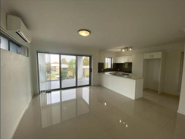 Charming 2 Bedroom Apartment in Zillmere