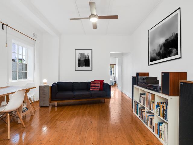 Charming 2 Bedroom Apartment