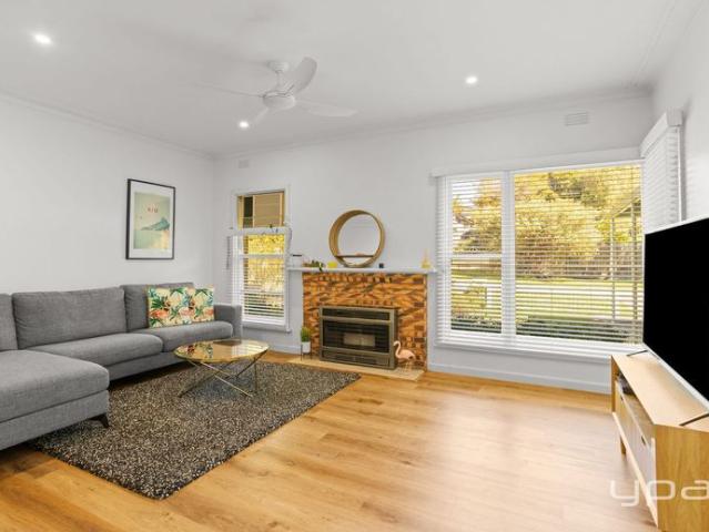 Charming 2 Bedroom Brick Home for Rent