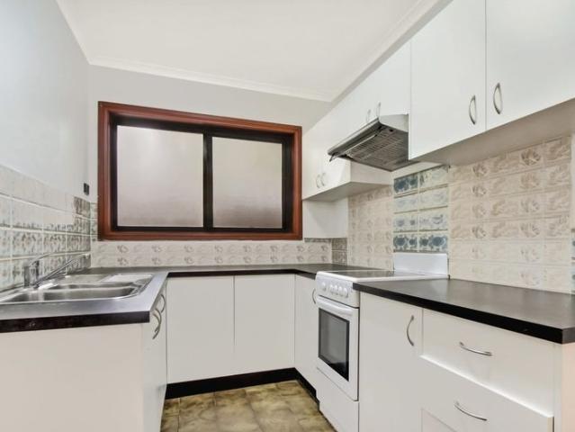 Charming 2 Bedroom Granny Flat in Baulkham Hills | Walk to Creek, Parks & Schools