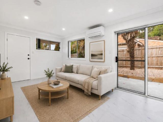 Charming 2 bedroom granny flat In great location