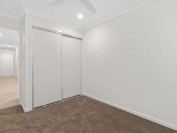 Charming 2 Bedroom Duplex for Lease in Logan Reserve