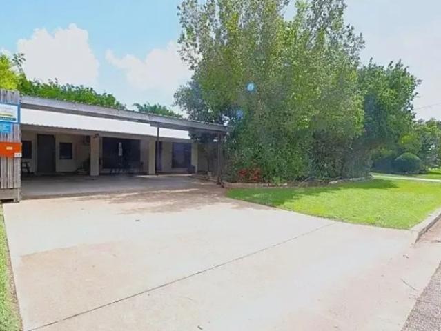 Charming 2 Bedroom Duplex in Kirwan
